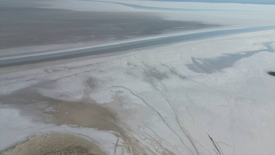 Tuz Gölü can çekişiyor! 130 bin futbol sahasından 13 bine düştü 4